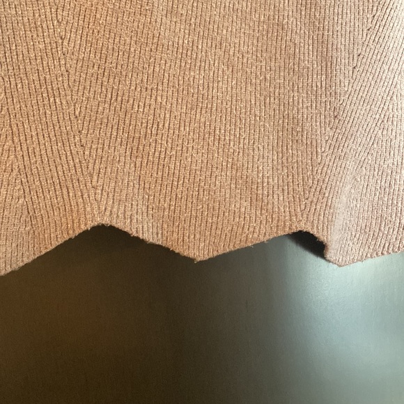 Lavender scallop trim Cyrus sweater medium - Picture 3 of 5